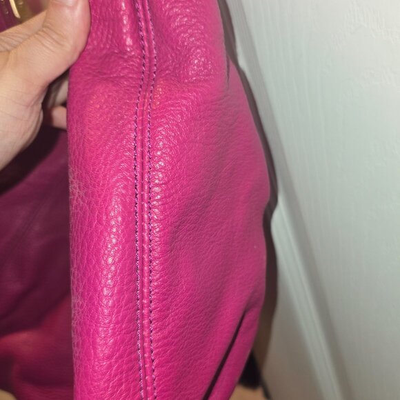 Michael Kors NWOT Fuschia Hobo bag - Picture 7 of 14